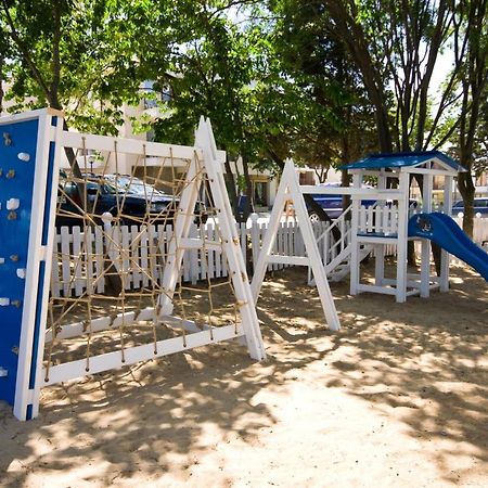Paradise Bay Hotel Поморие Экстерьер фото