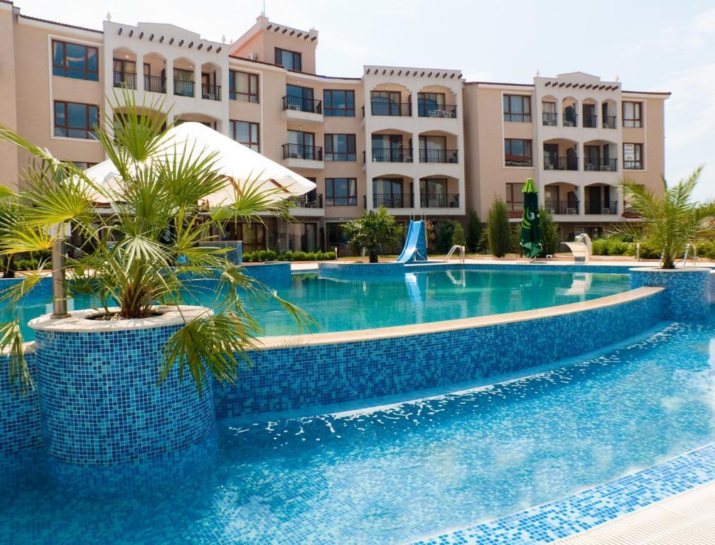 Paradise Bay Hotel Поморие Экстерьер фото