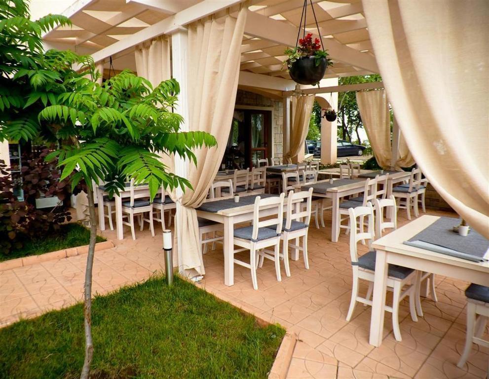 Paradise Bay Hotel Поморие Экстерьер фото