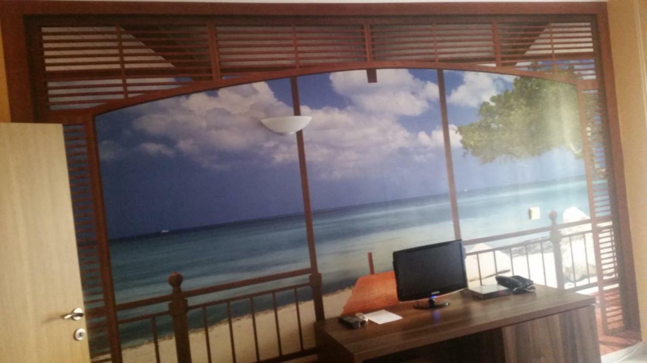 Paradise Bay Hotel Поморие Экстерьер фото