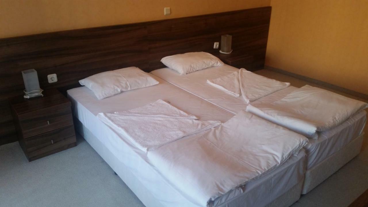 Paradise Bay Hotel Поморие Экстерьер фото